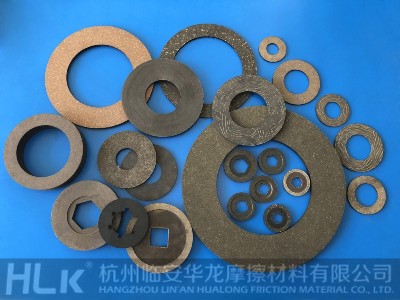 電梯摩擦片采用的材質(zhì)應(yīng)具備哪些要求？
