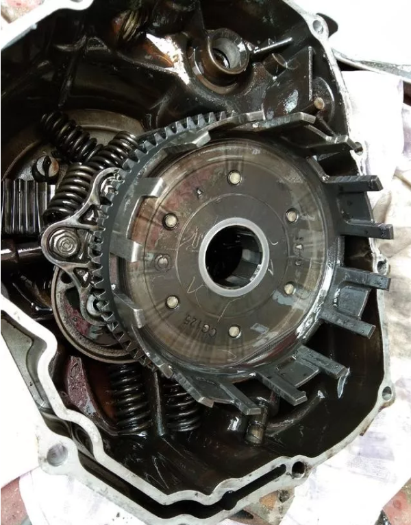 什么？125摩托車(chē)剛換了離合器還沒(méi)力，原來(lái)有個(gè)小問(wèn)題沒(méi)解決