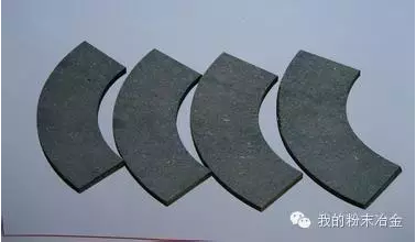 粉末冶金摩擦材料是由什么組成的？
