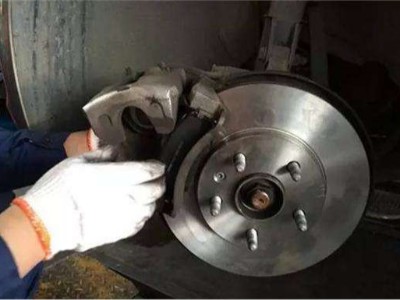 剎車片我們應(yīng)該多久更換一次呢？